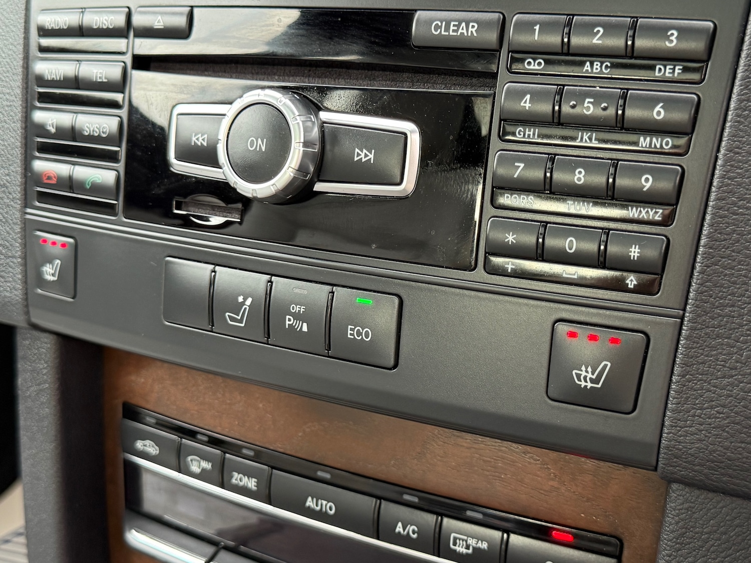 Used Mercedes-Benz E Class 2013 for sale - 76719480: Photo 68