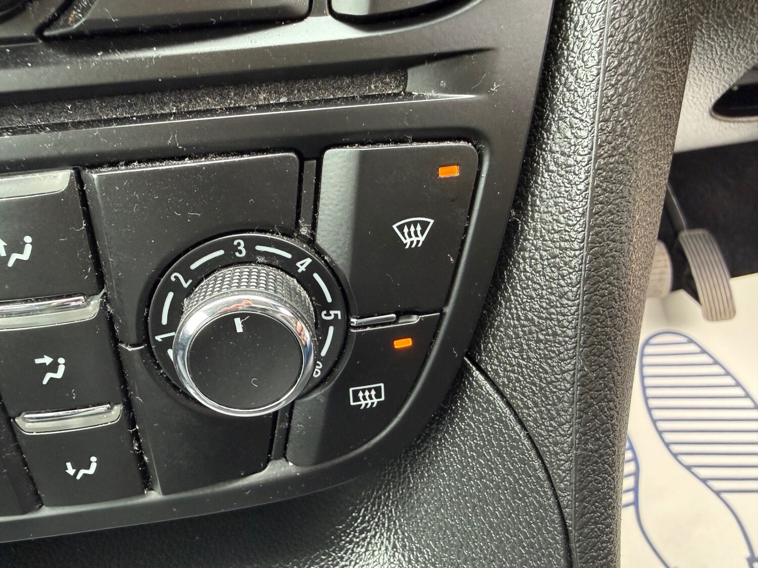 Used Vauxhall Meriva 2015 for sale - 77997436: Photo 42