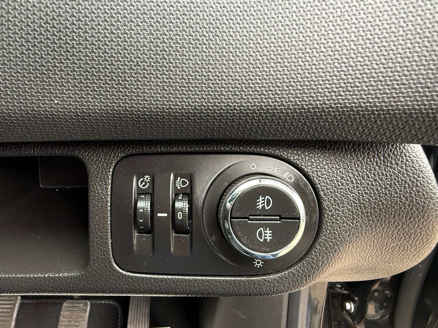 Used Vauxhall Meriva 2015 for sale - 77997436: Photo 46