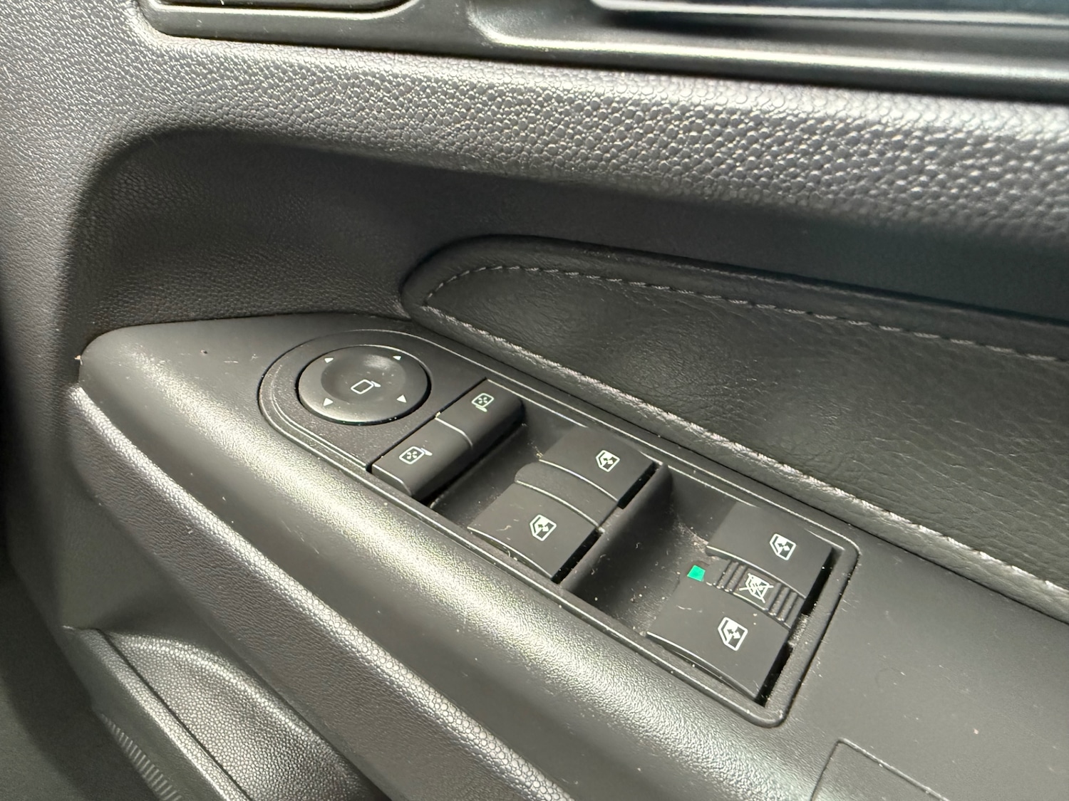 Used Vauxhall Zafira 2010 for sale - 78133466: Photo 40