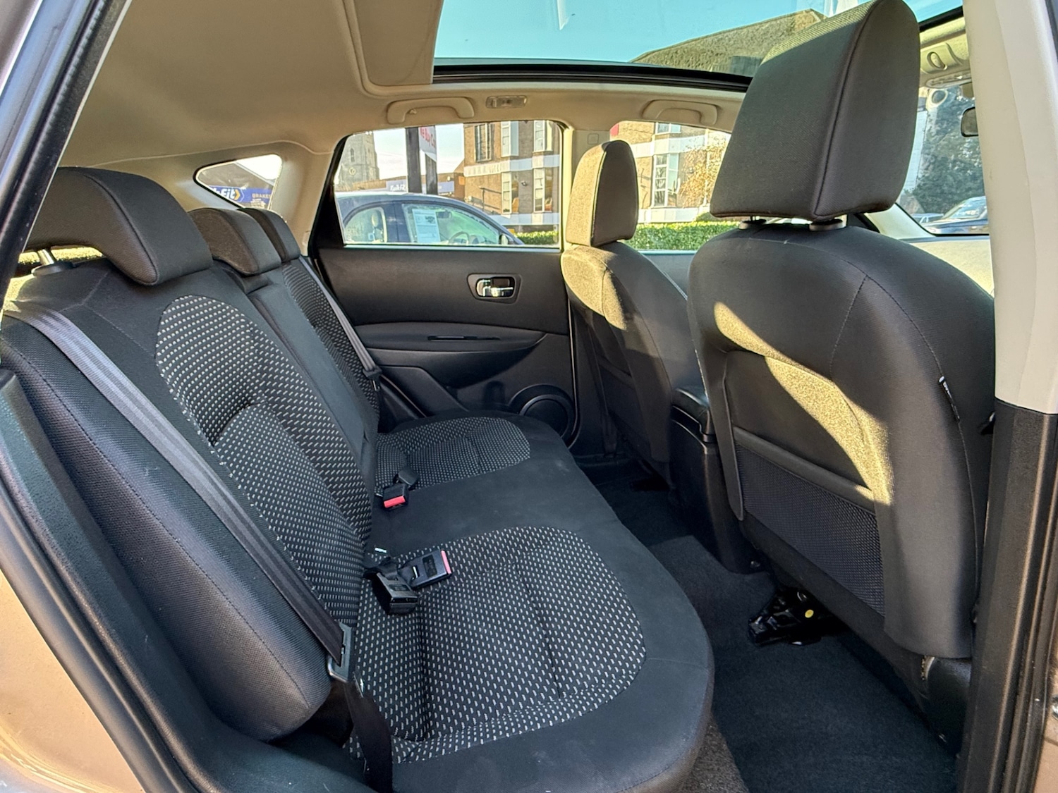 Used Nissan Qashqai 2010 for sale - 76707407: Photo 17