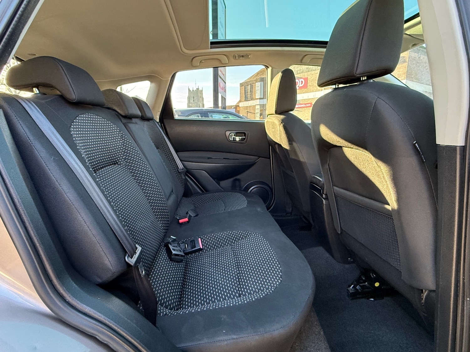 Used Nissan Qashqai 2010 for sale - 76707407: Photo 18