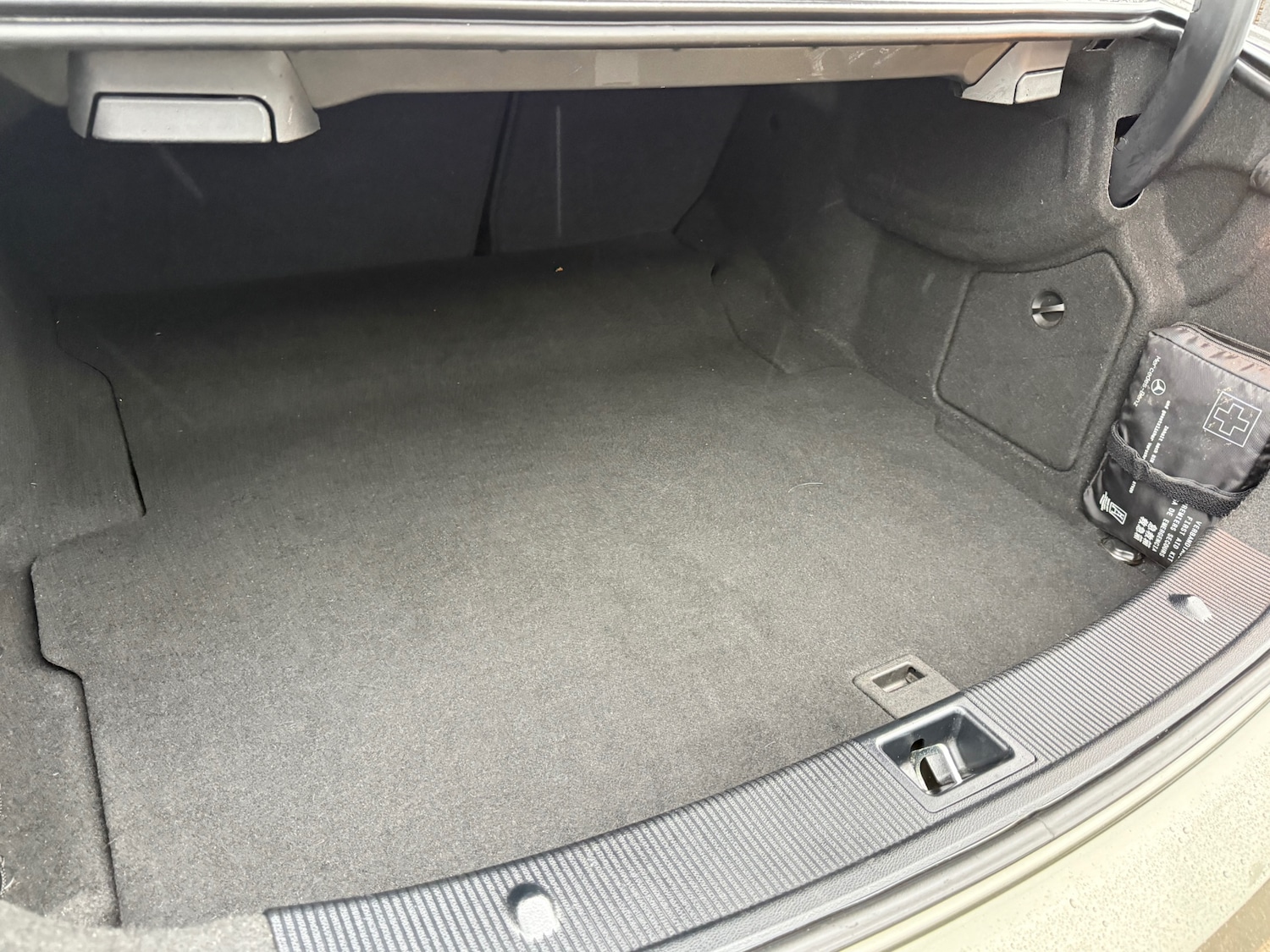 Used Mercedes-Benz E Class 2012 for sale - 76748300: Photo 37