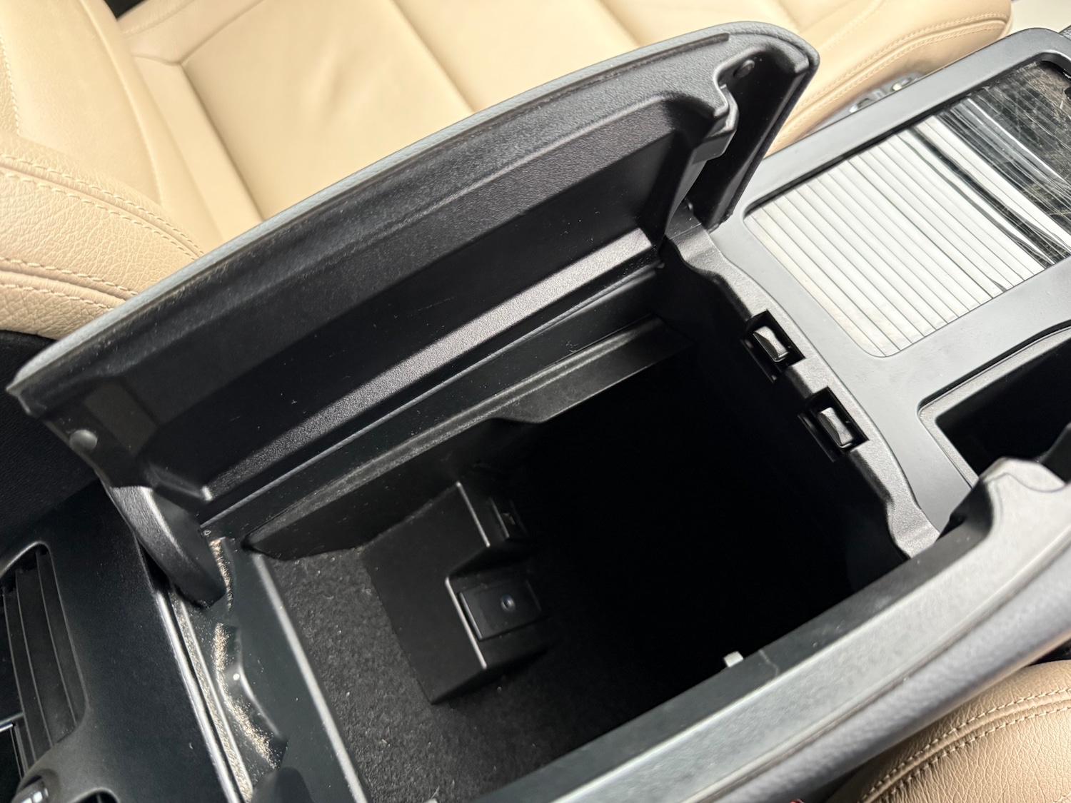 Used Mercedes-Benz E Class 2012 for sale - 76748300: Photo 46