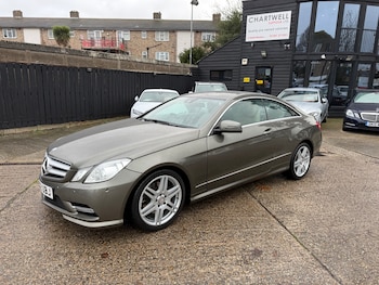Used Mercedes-Benz E Class 2012 for sale - 76748300: Photo