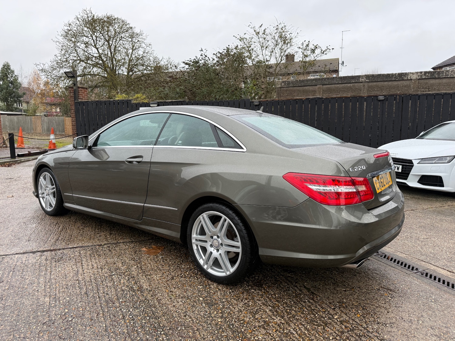 Used Mercedes-Benz E Class 2012 for sale - 76748300: Photo 5