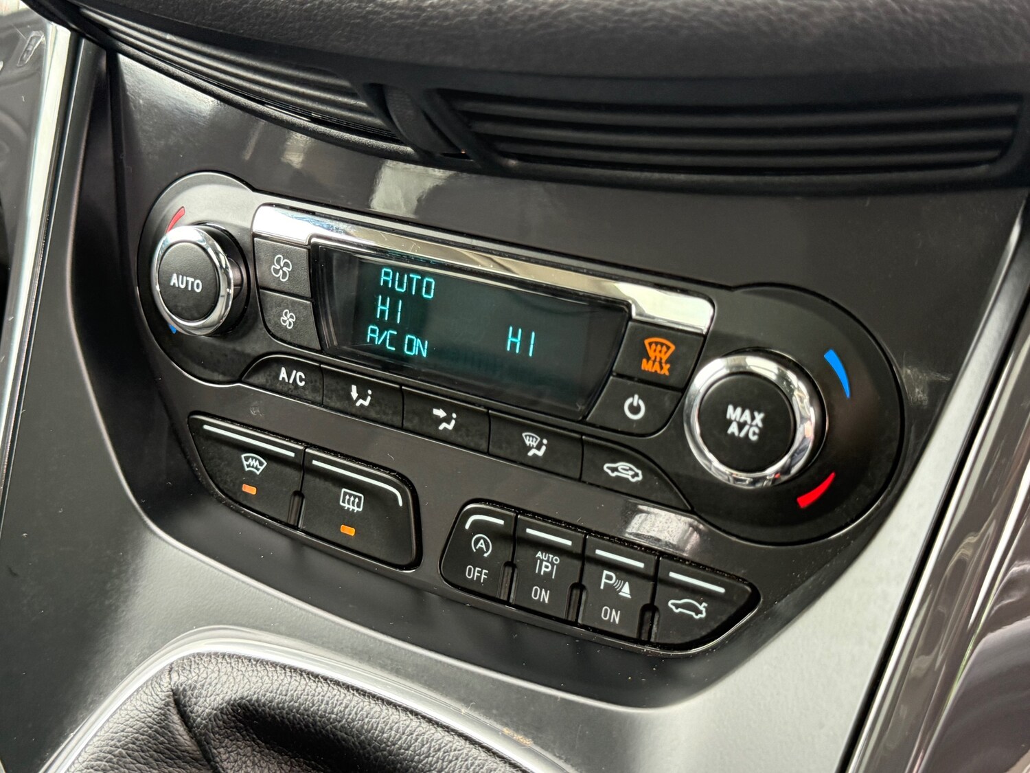 Used Ford Kuga 2015 for sale - 77864515: Photo 62