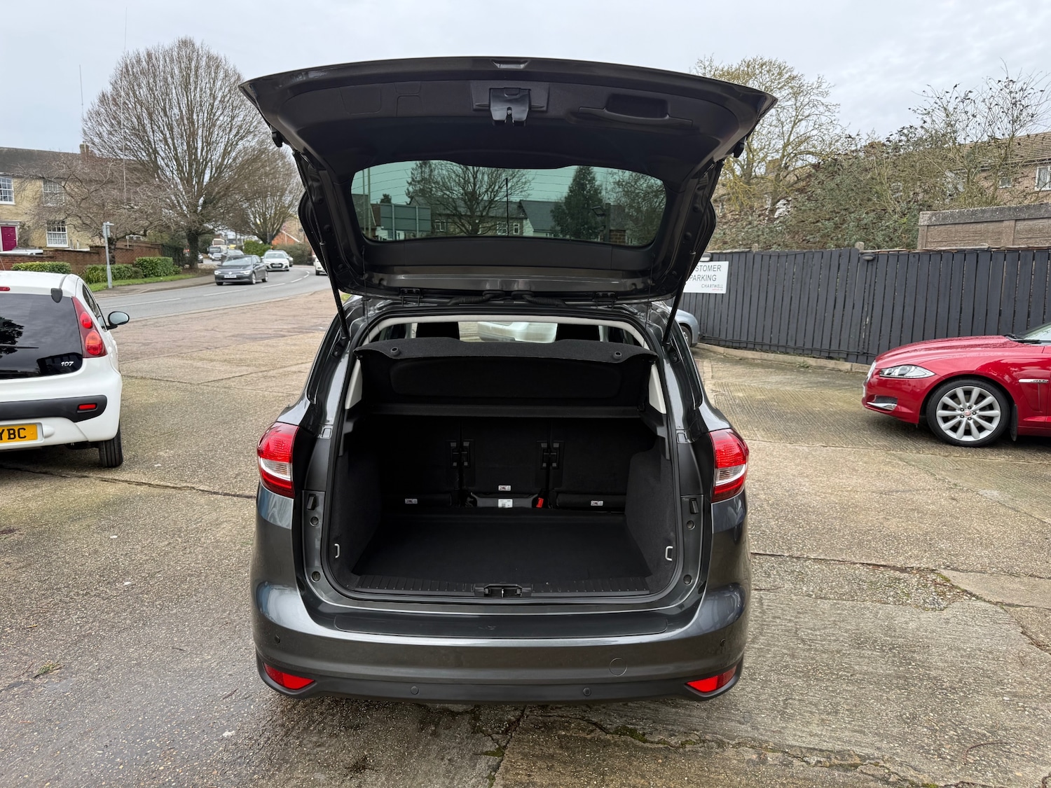 Used Ford C-Max 2016 for sale - 77639636: Photo 25