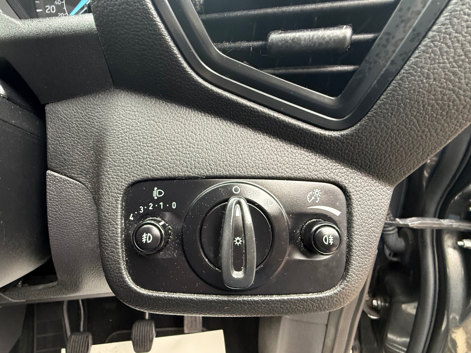 Used Ford C-Max 2016 for sale - 77639636: Photo 41