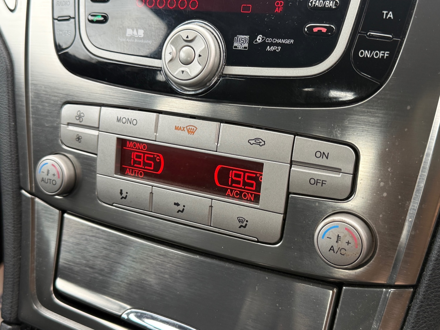 Used Ford Mondeo 2010 for sale - 77543373: Photo 48