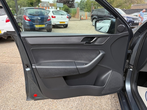 Used Skoda Rapid Spaceback 2015 for sale - 75690138: Photo 18