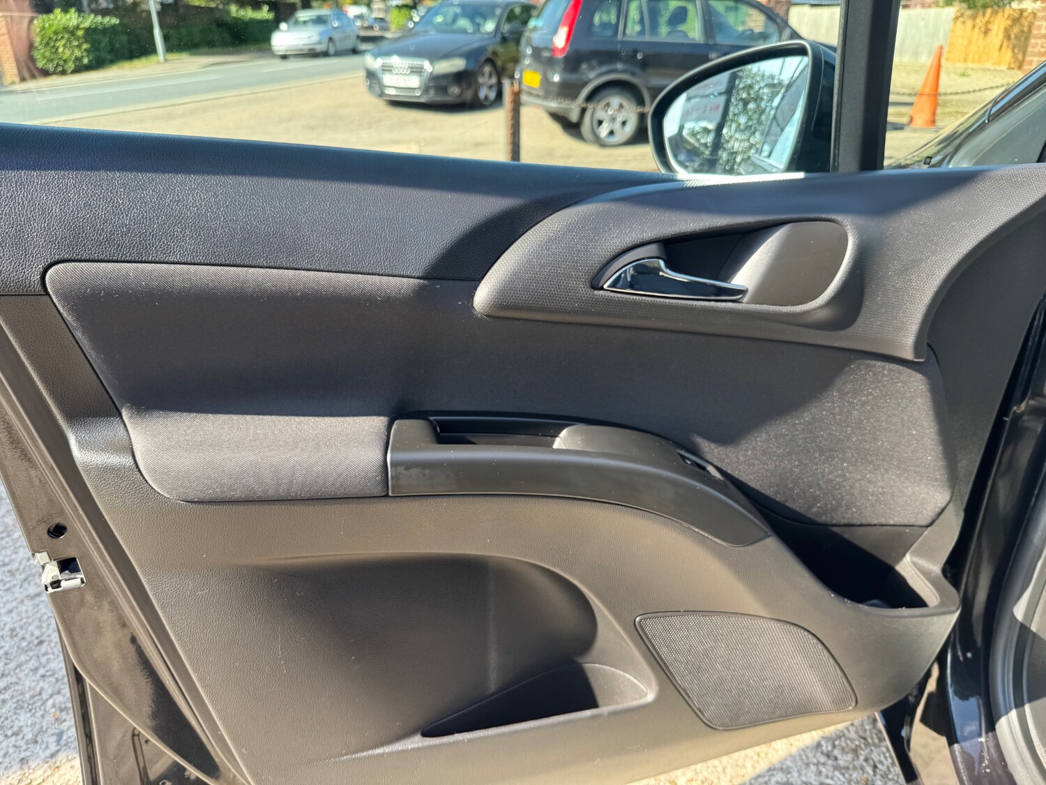 Used Vauxhall Meriva 2015 for sale - 76007291: Photo 52