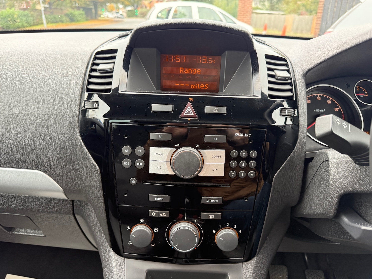 Used Vauxhall Zafira 2011 for sale - 76309611: Photo 20