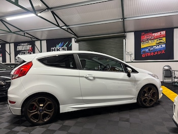 Used Ford Fiesta 2015 for sale - 75866609: Photo