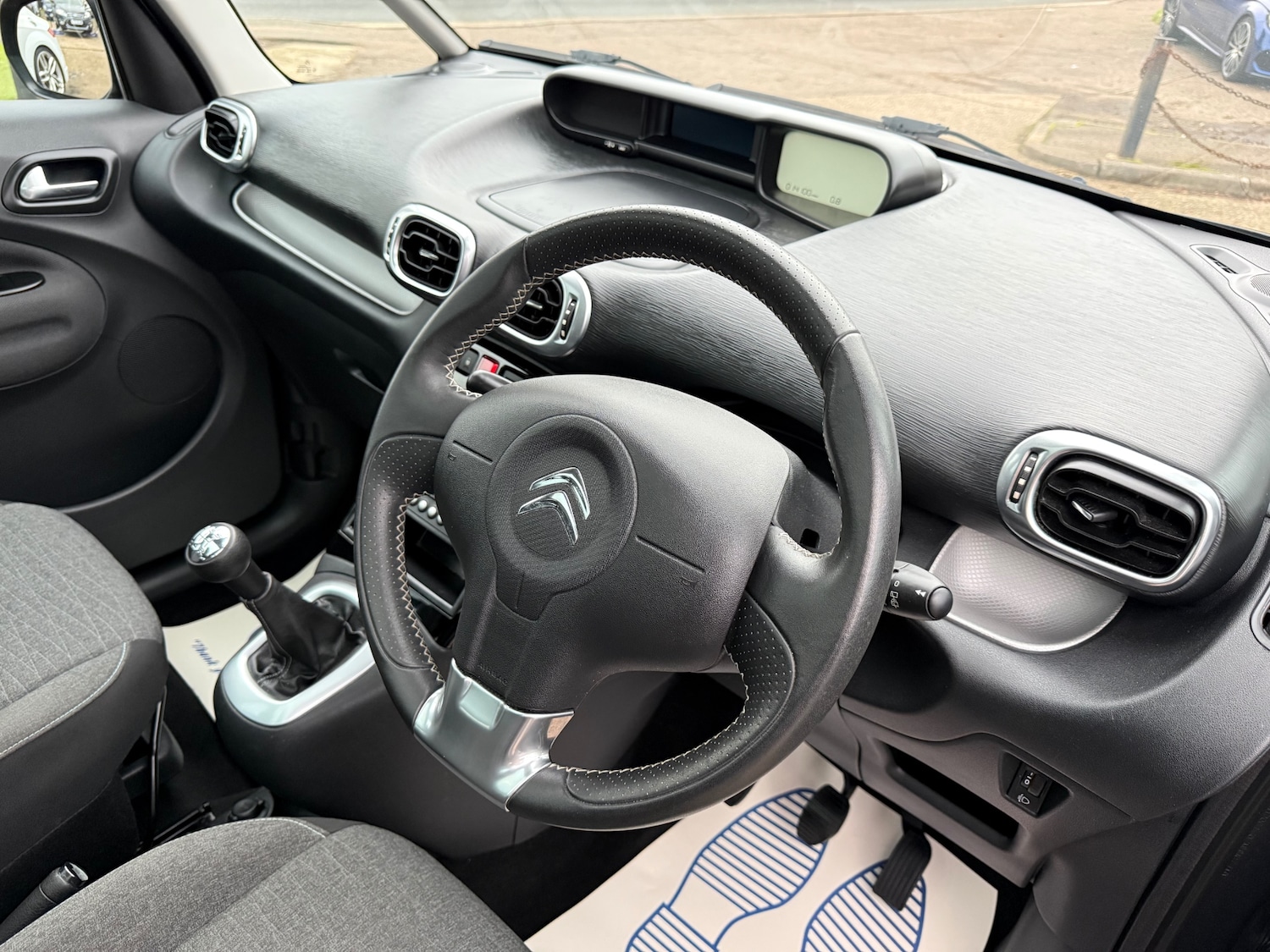 Used Citroen C3 Picasso 2015 for sale - 76947046: Photo 11