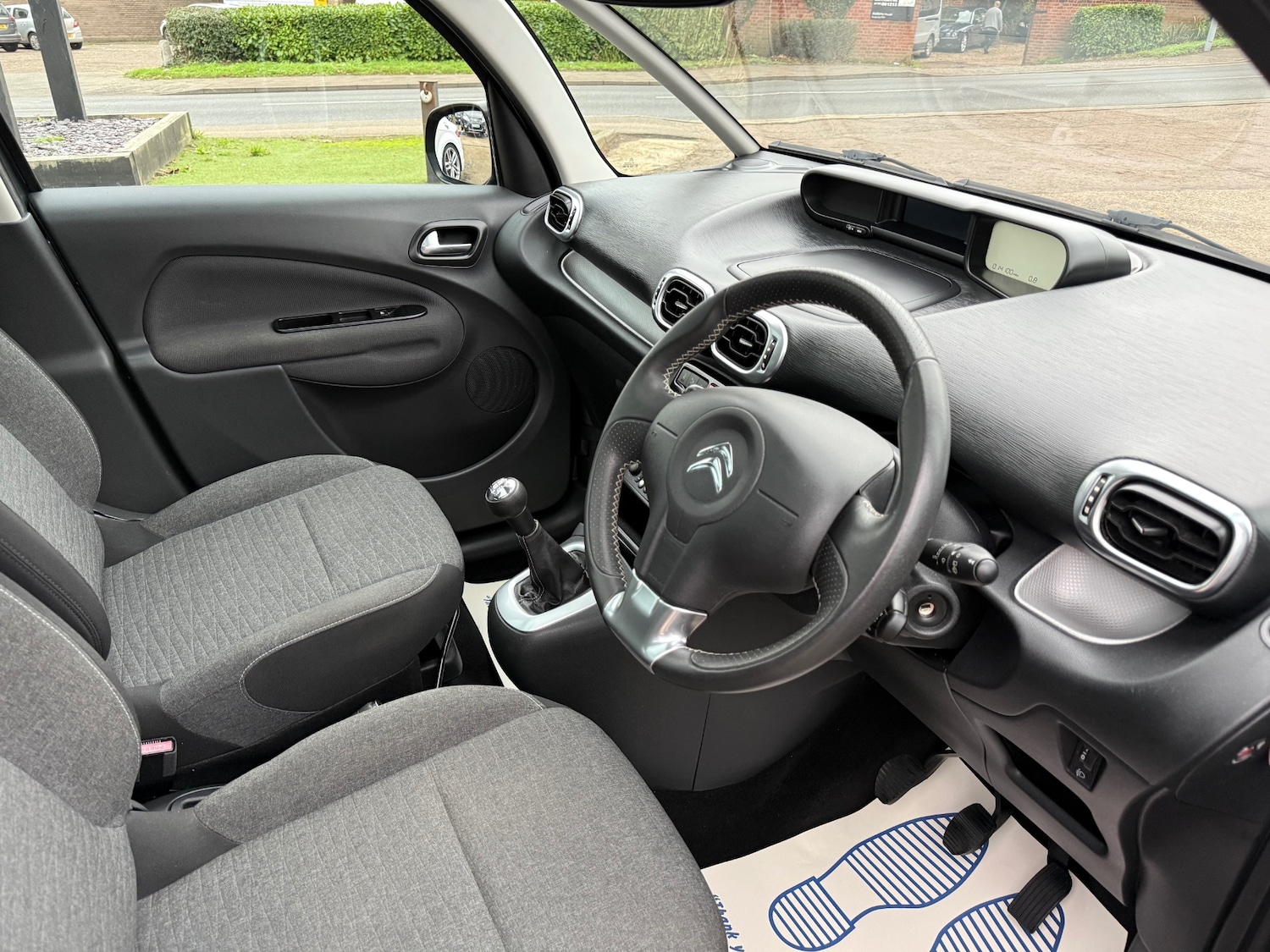 Used Citroen C3 Picasso 2015 for sale - 76947046: Photo 12