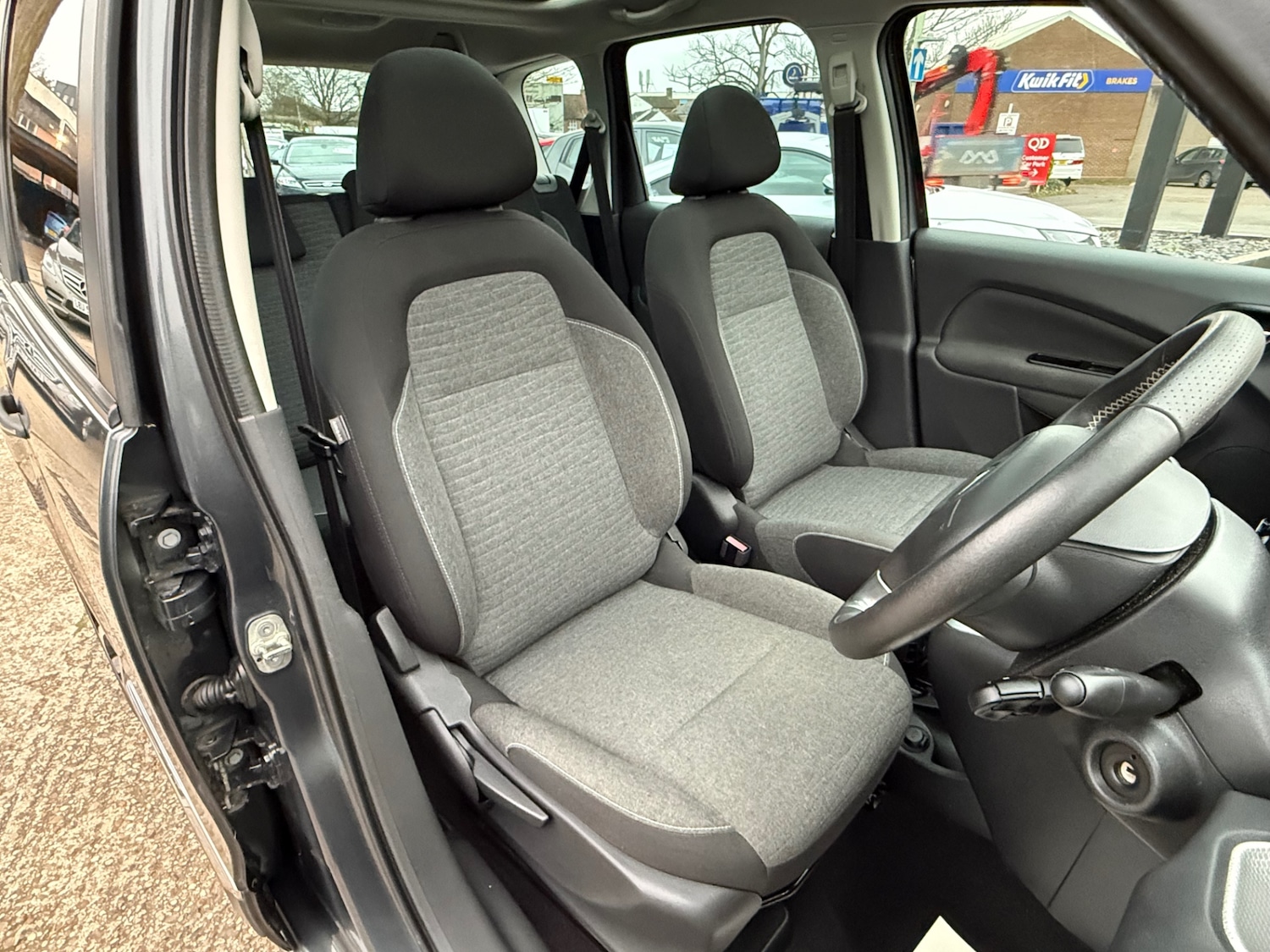 Used Citroen C3 Picasso 2015 for sale - 76947046: Photo 15