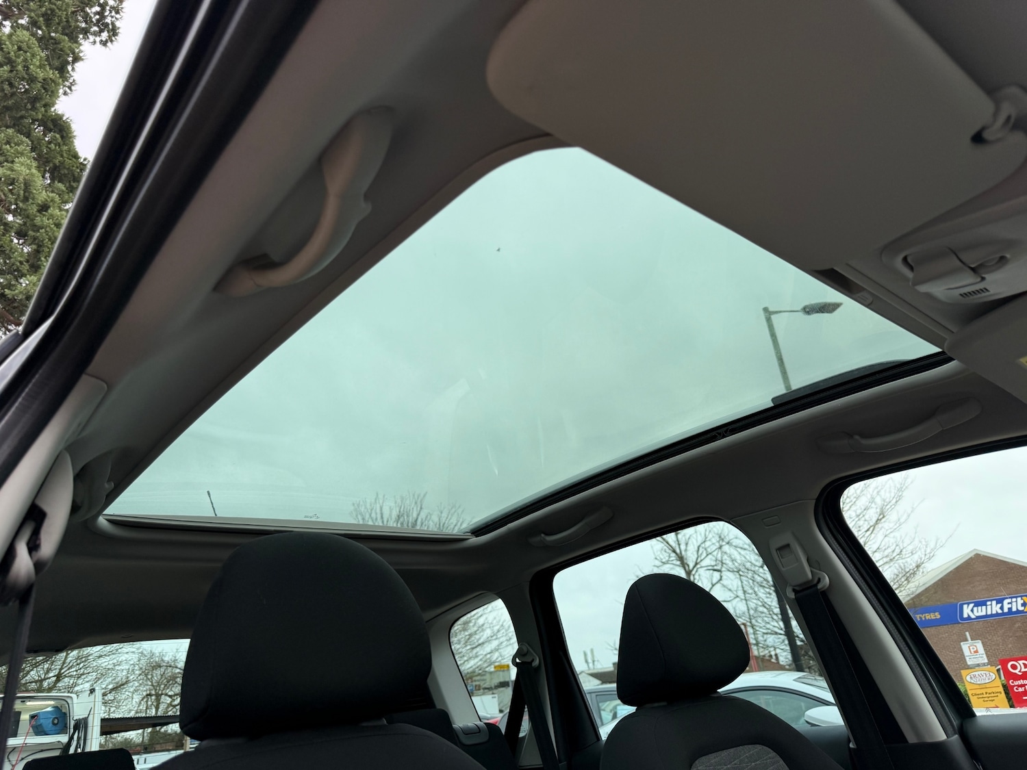 Used Citroen C3 Picasso 2015 for sale - 76947046: Photo 17