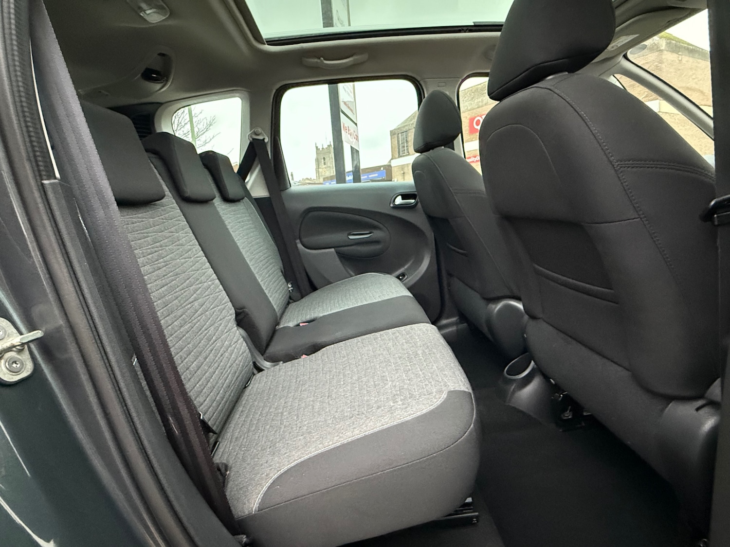 Used Citroen C3 Picasso 2015 for sale - 76947046: Photo 19