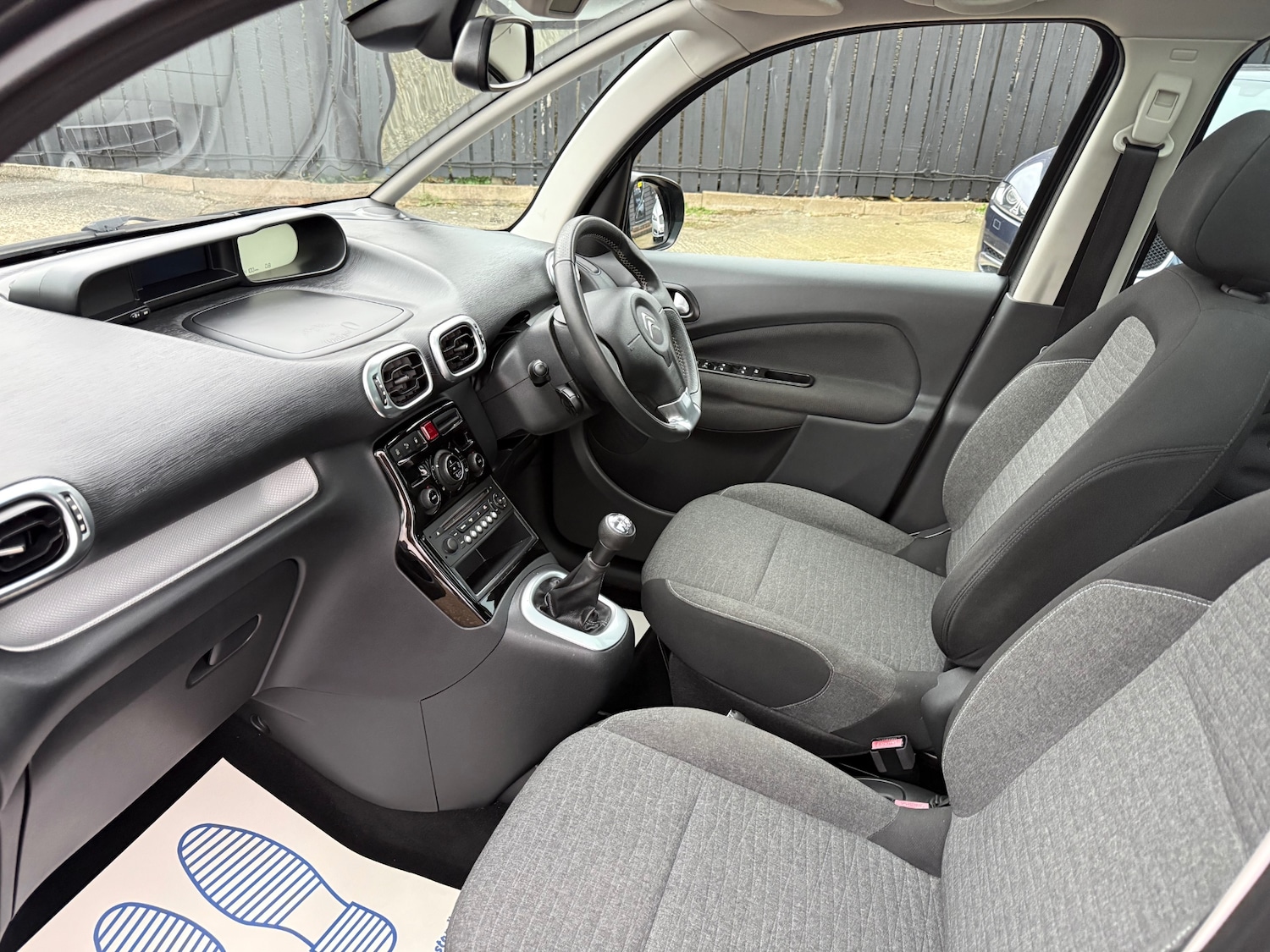 Used Citroen C3 Picasso 2015 for sale - 76947046: Photo 21