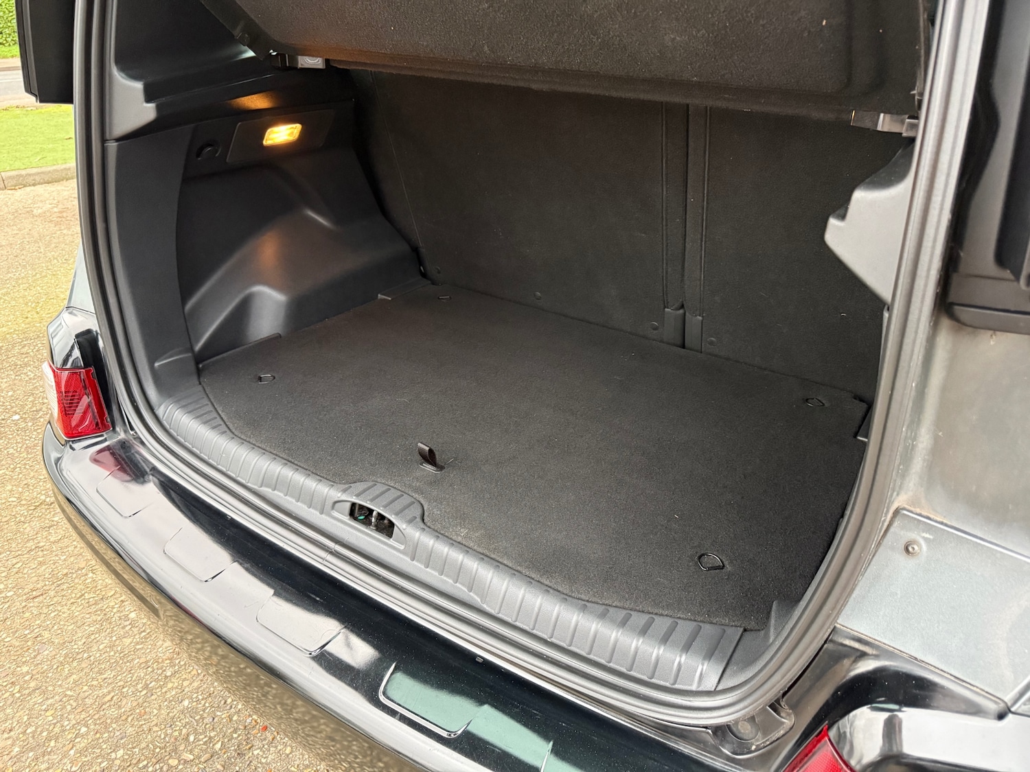 Used Citroen C3 Picasso 2015 for sale - 76947046: Photo 30