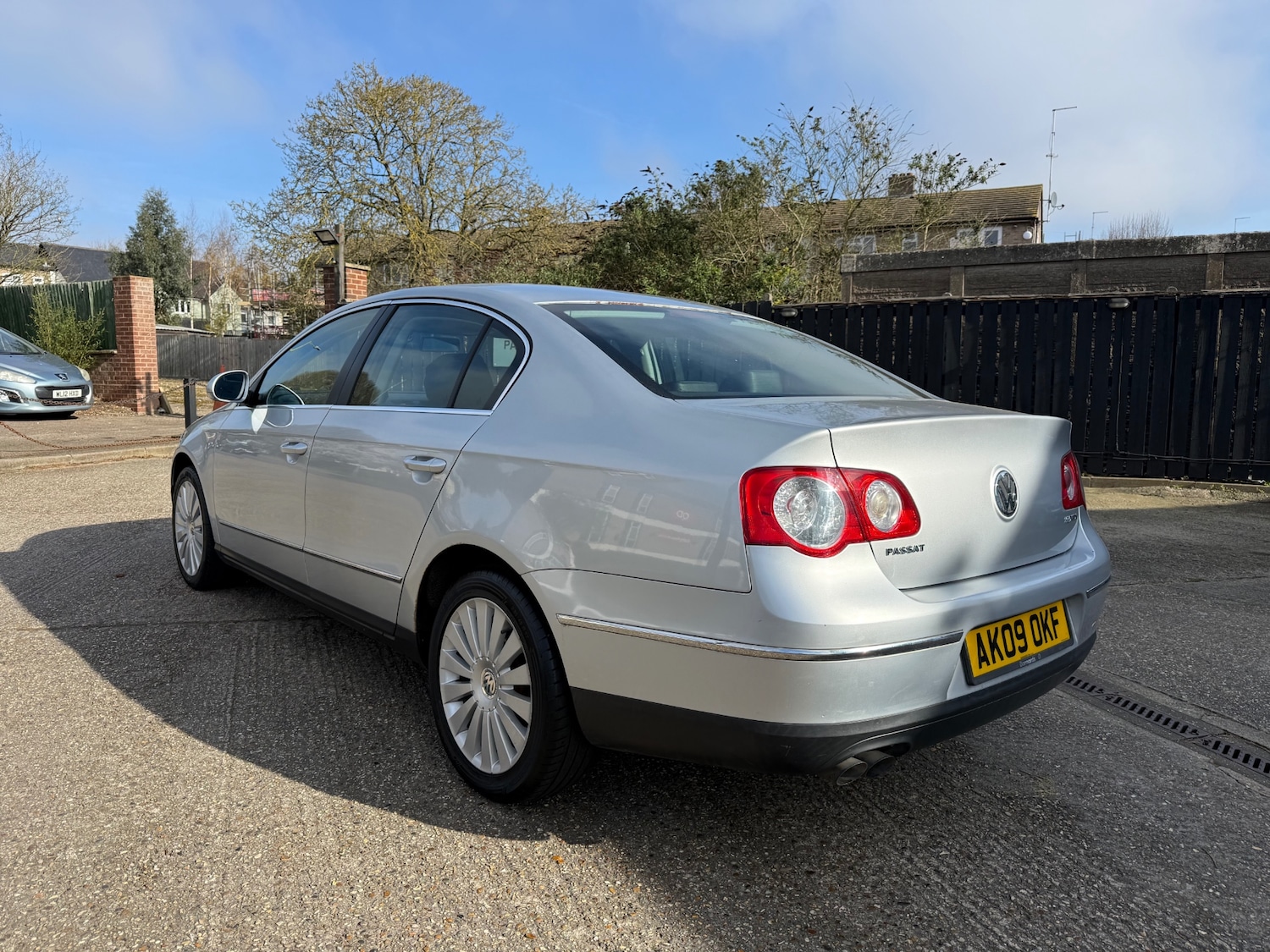 Used Volkswagen Passat 2009 for sale - 77973912: Photo 2