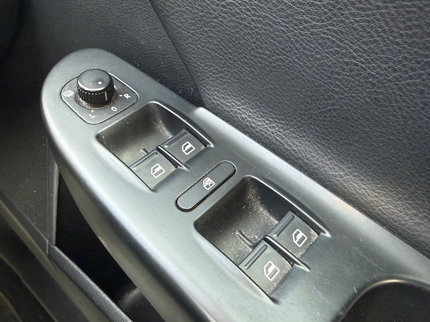 Used Volkswagen Passat 2009 for sale - 77973912: Photo 35