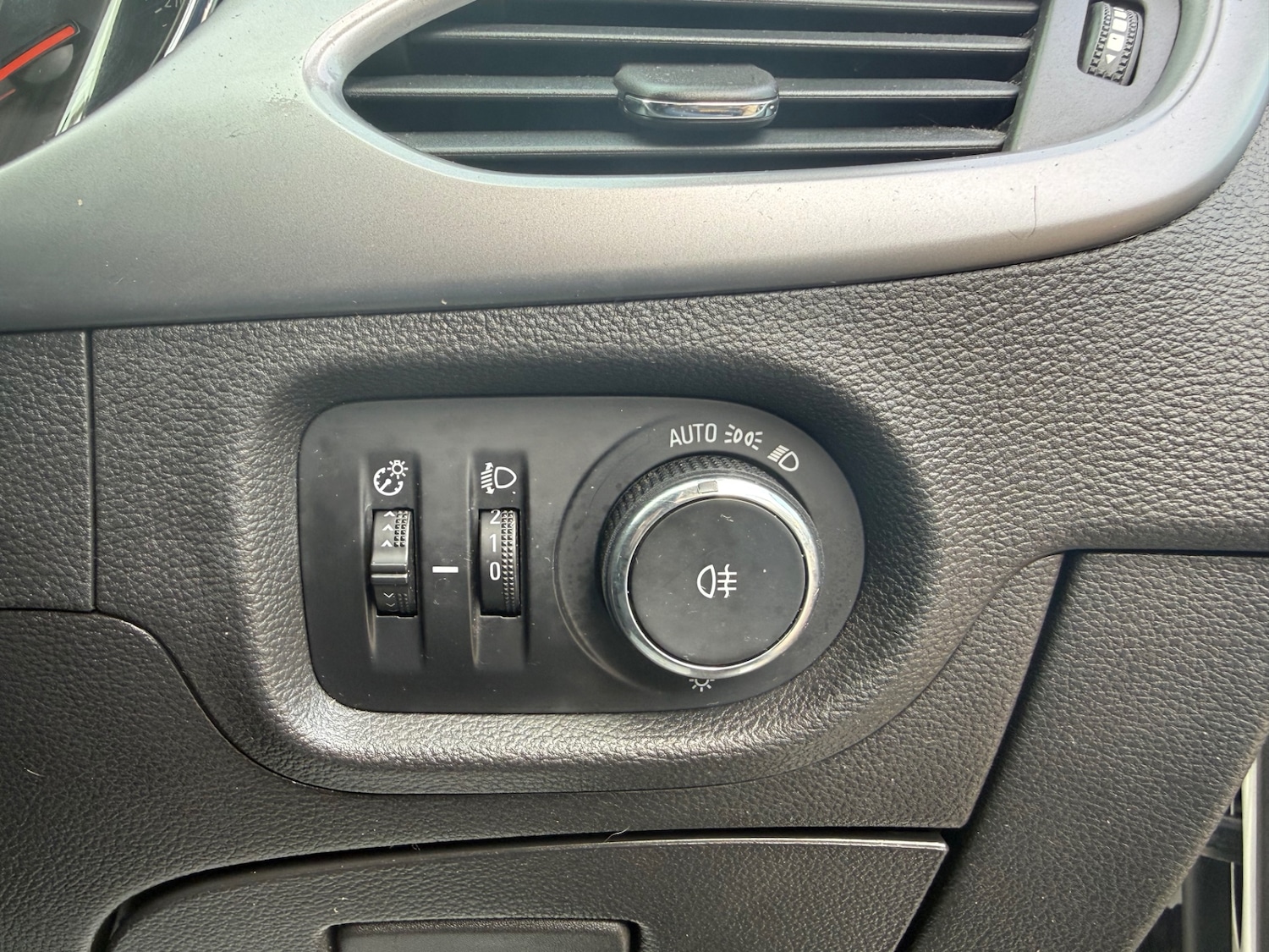 Used Vauxhall Astra 2017 for sale - 78176846: Photo 41