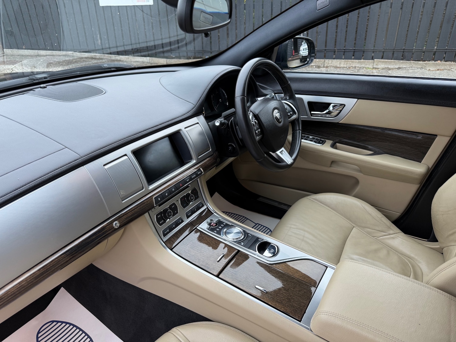 Used Jaguar XF 2015 for sale - 76252689: Photo 19