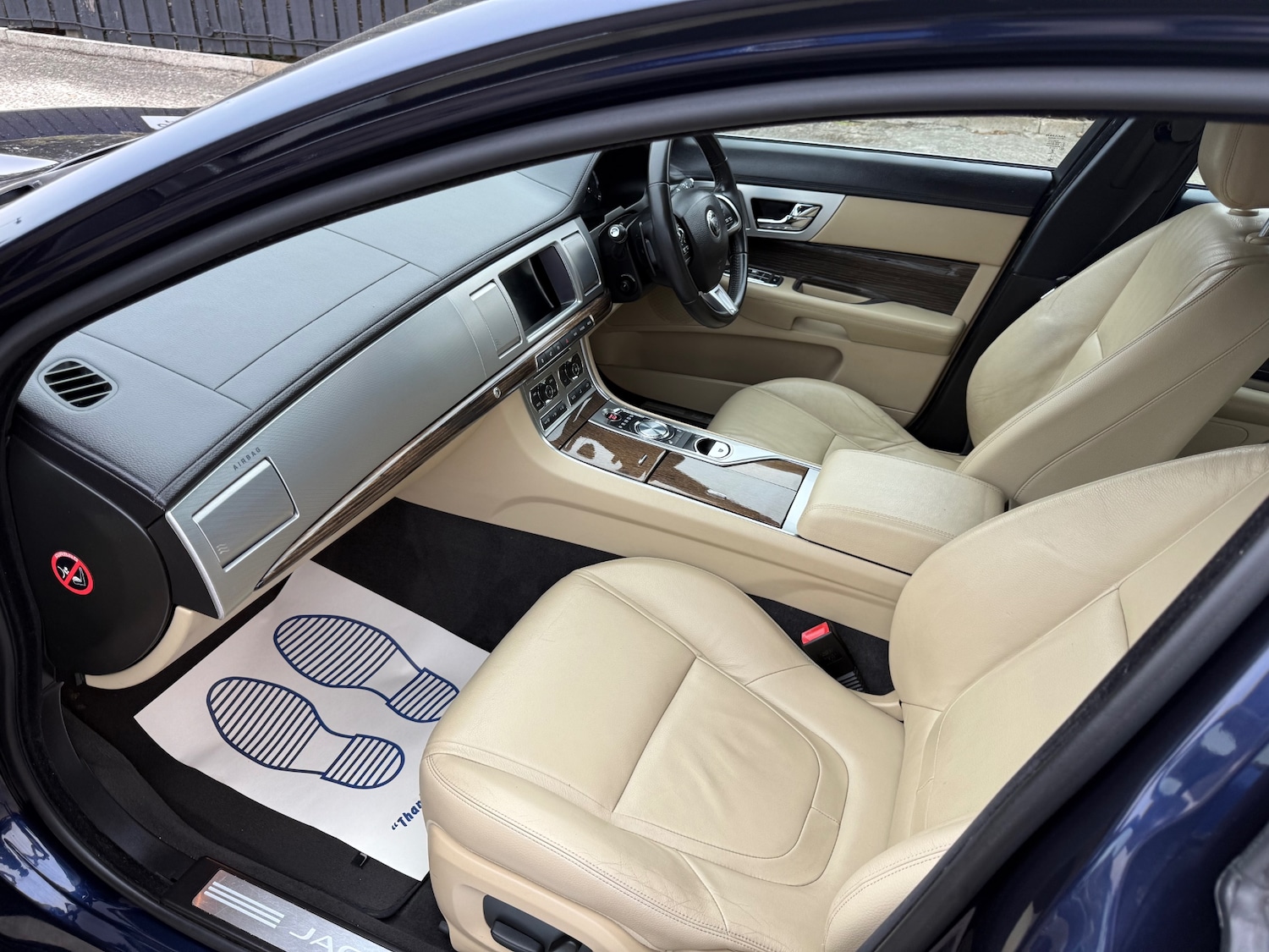 Used Jaguar XF 2015 for sale - 76252689: Photo 20