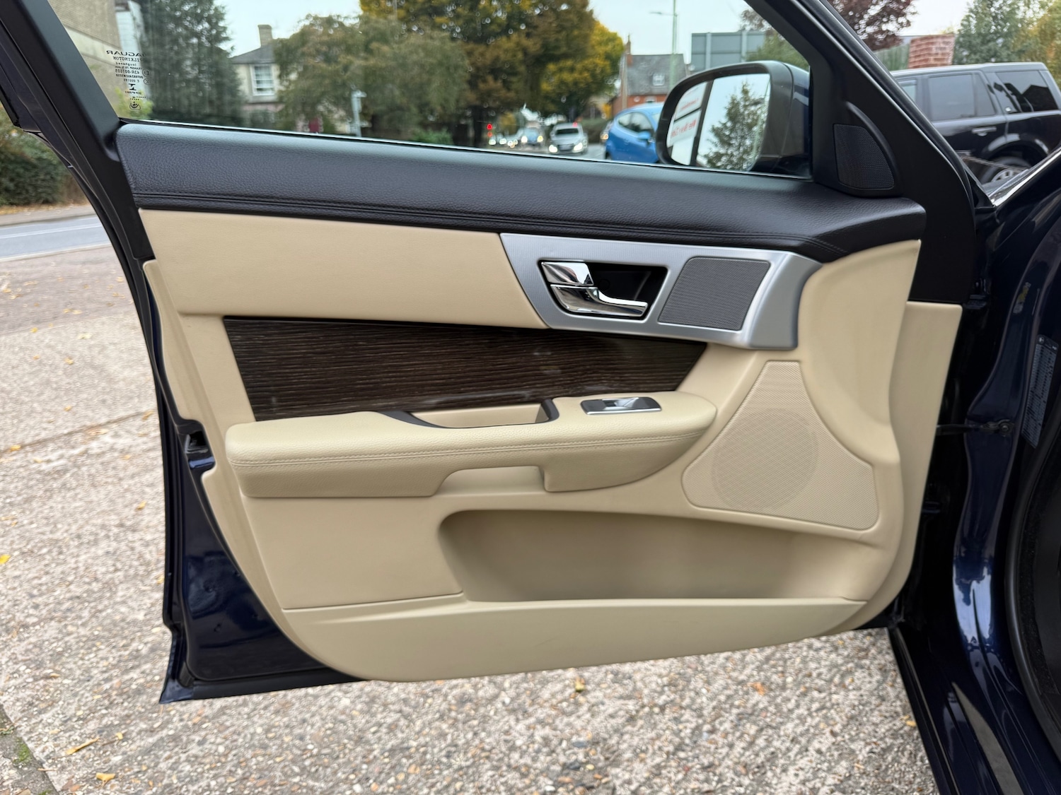 Used Jaguar XF 2015 for sale - 76252689: Photo 23