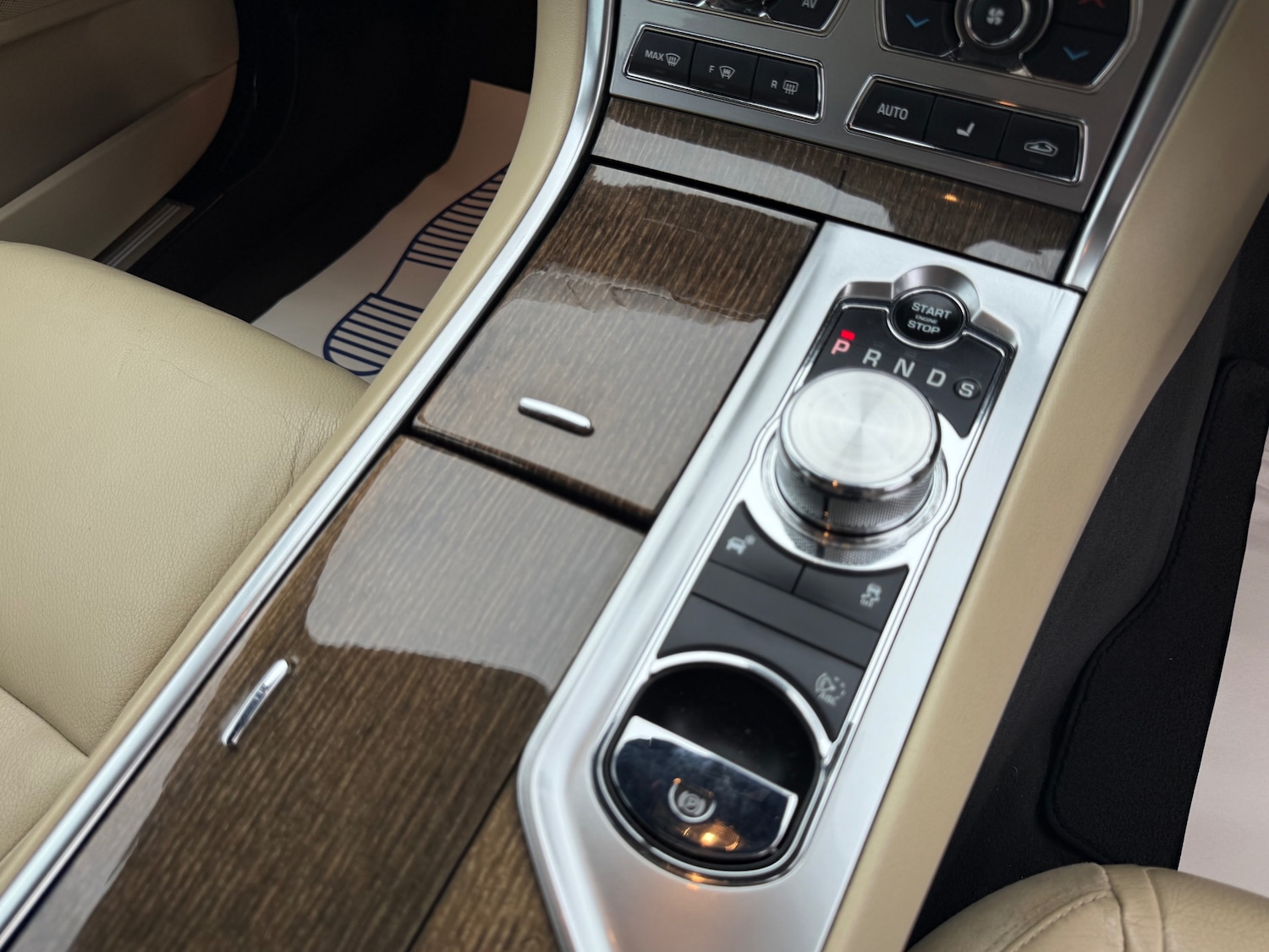 Used Jaguar XF 2015 for sale - 76252689: Photo 40