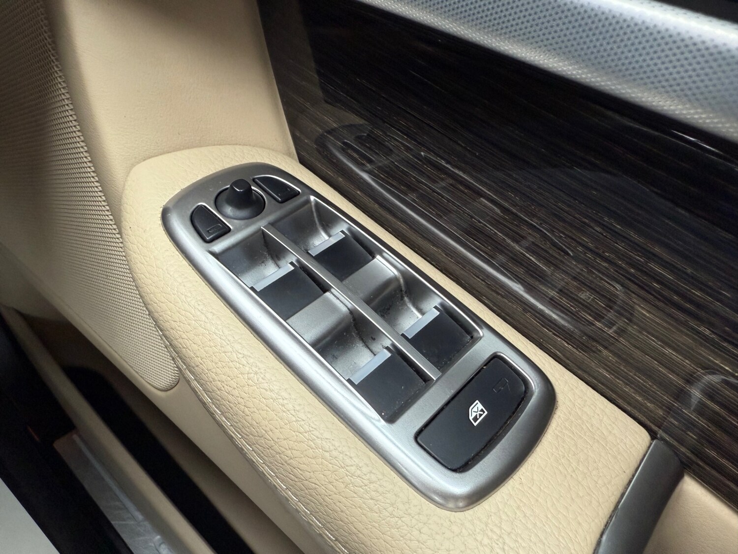 Used Jaguar XF 2015 for sale - 76252689: Photo 44