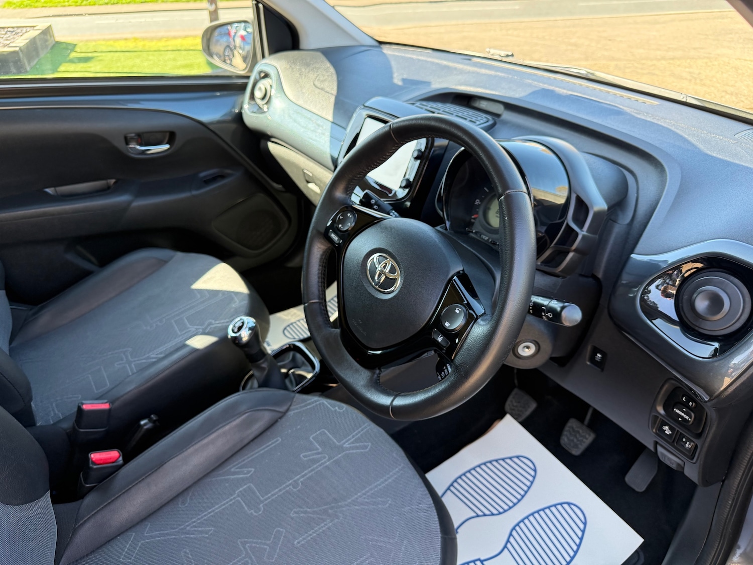 Used Toyota AYGO 2015 for sale - 77932976: Photo 11