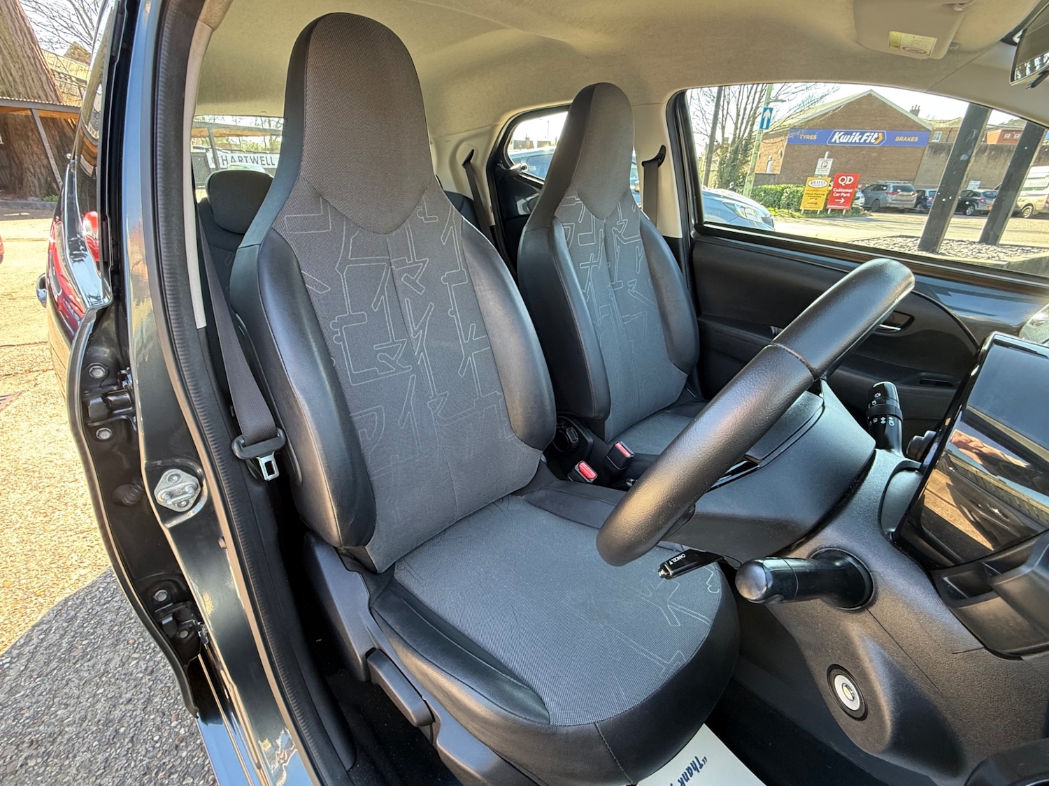 Used Toyota AYGO 2015 for sale - 77932976: Photo 14