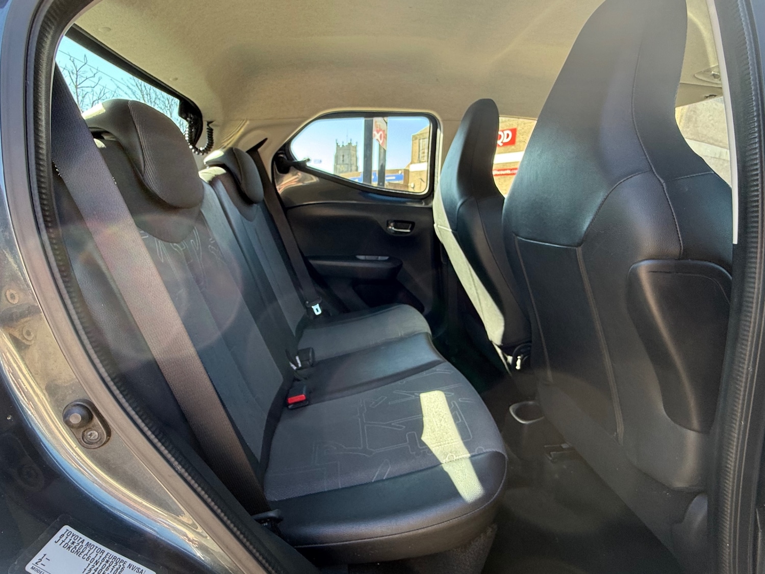 Used Toyota AYGO 2015 for sale - 77932976: Photo 18