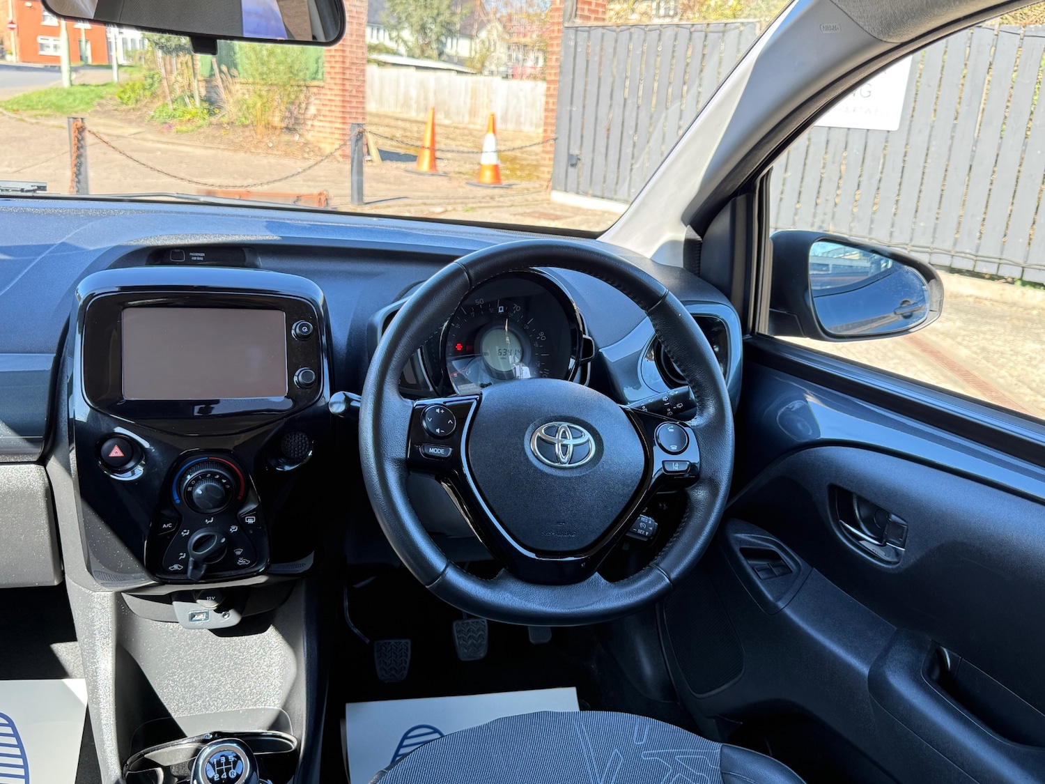 Used Toyota AYGO 2015 for sale - 77932976: Photo 37