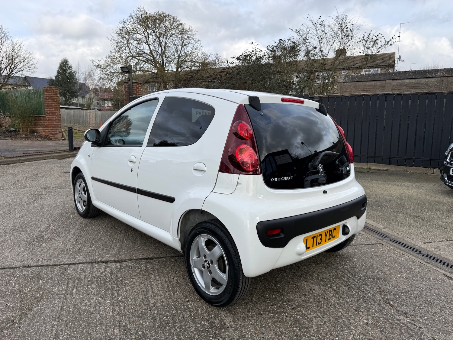 Used Peugeot 107 2013 for sale - 77590143: Photo 4