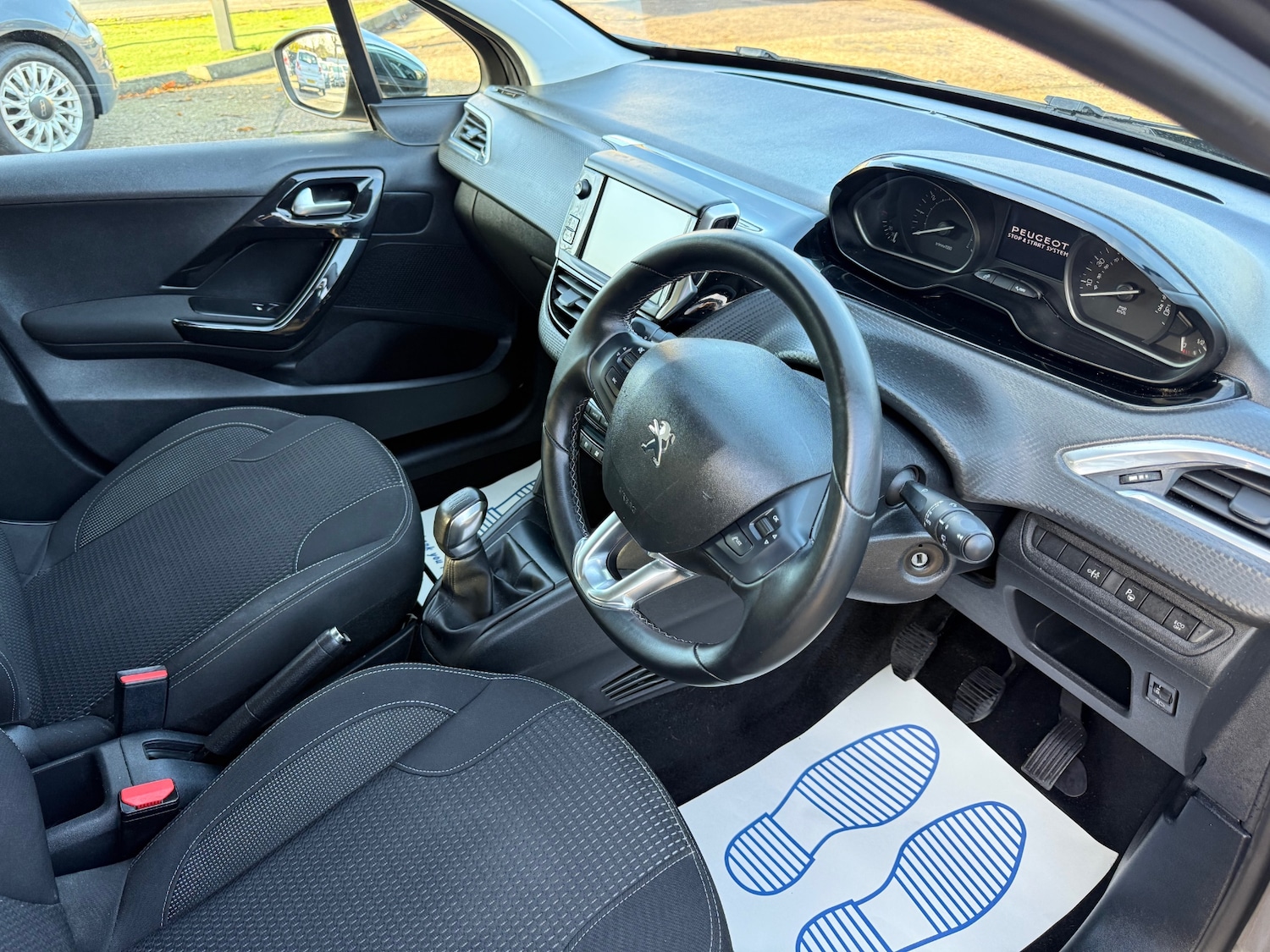 Used Peugeot 208 2018 for sale - 76565236: Photo 12