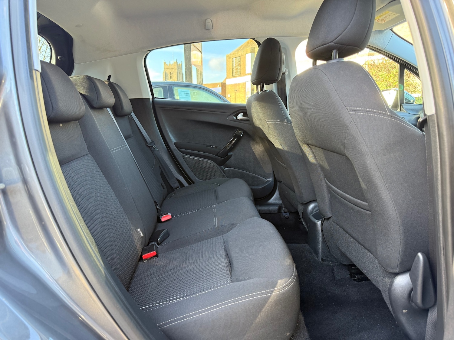 Used Peugeot 208 2018 for sale - 76565236: Photo 17