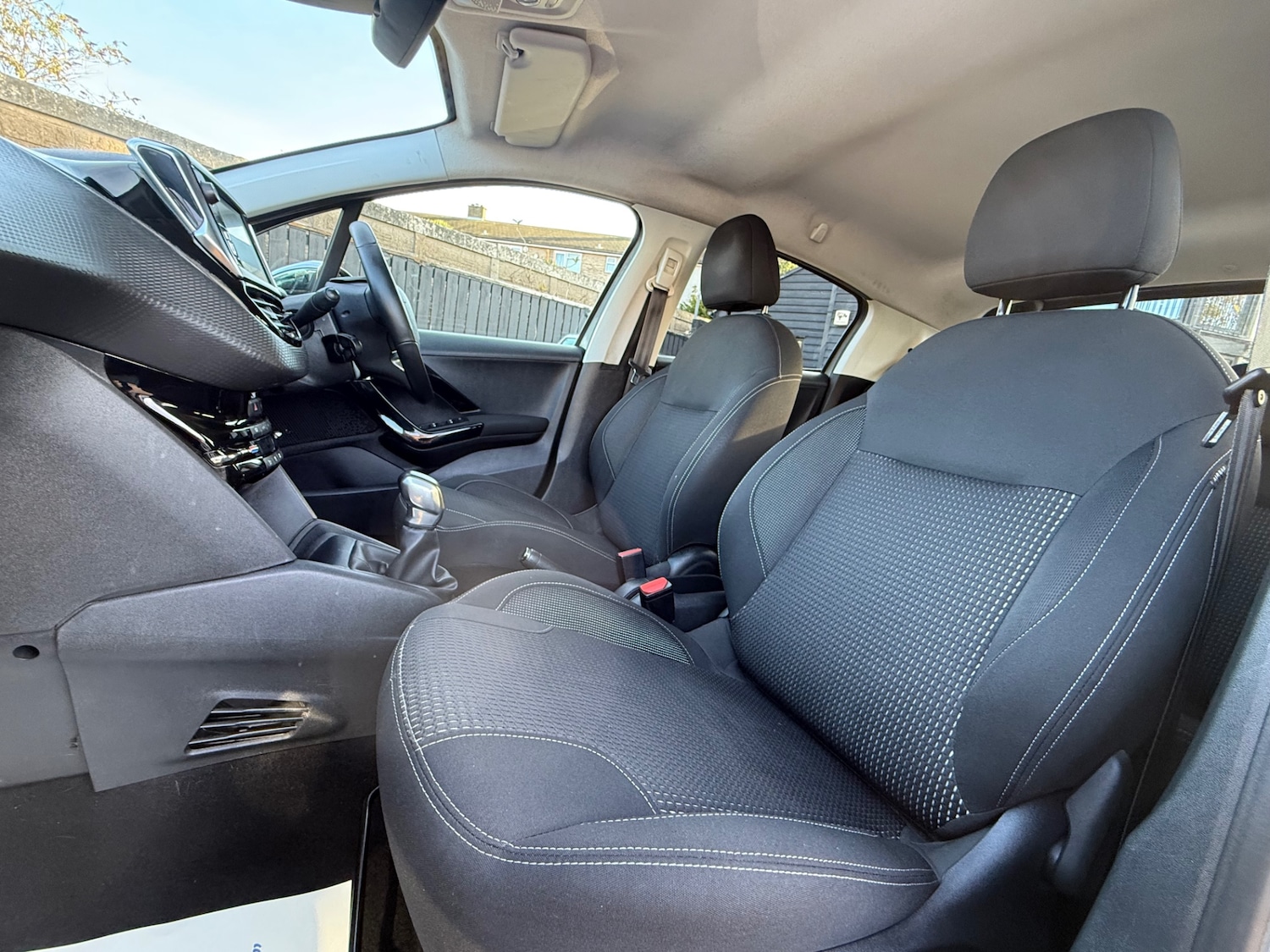 Used Peugeot 208 2018 for sale - 76565236: Photo 21