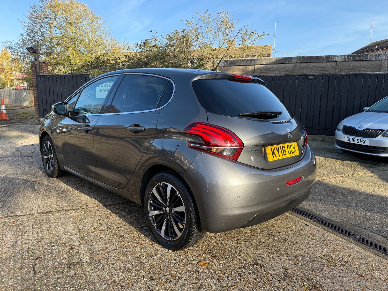 Used Peugeot 208 2018 for sale - 76565236: Photo 4