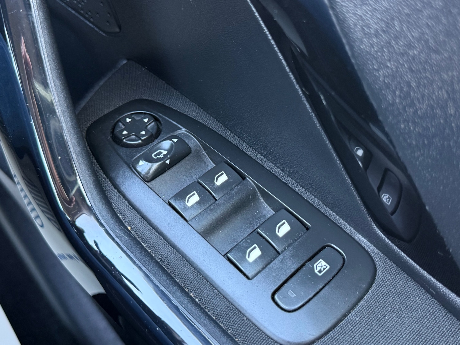 Used Peugeot 208 2018 for sale - 76565236: Photo 45