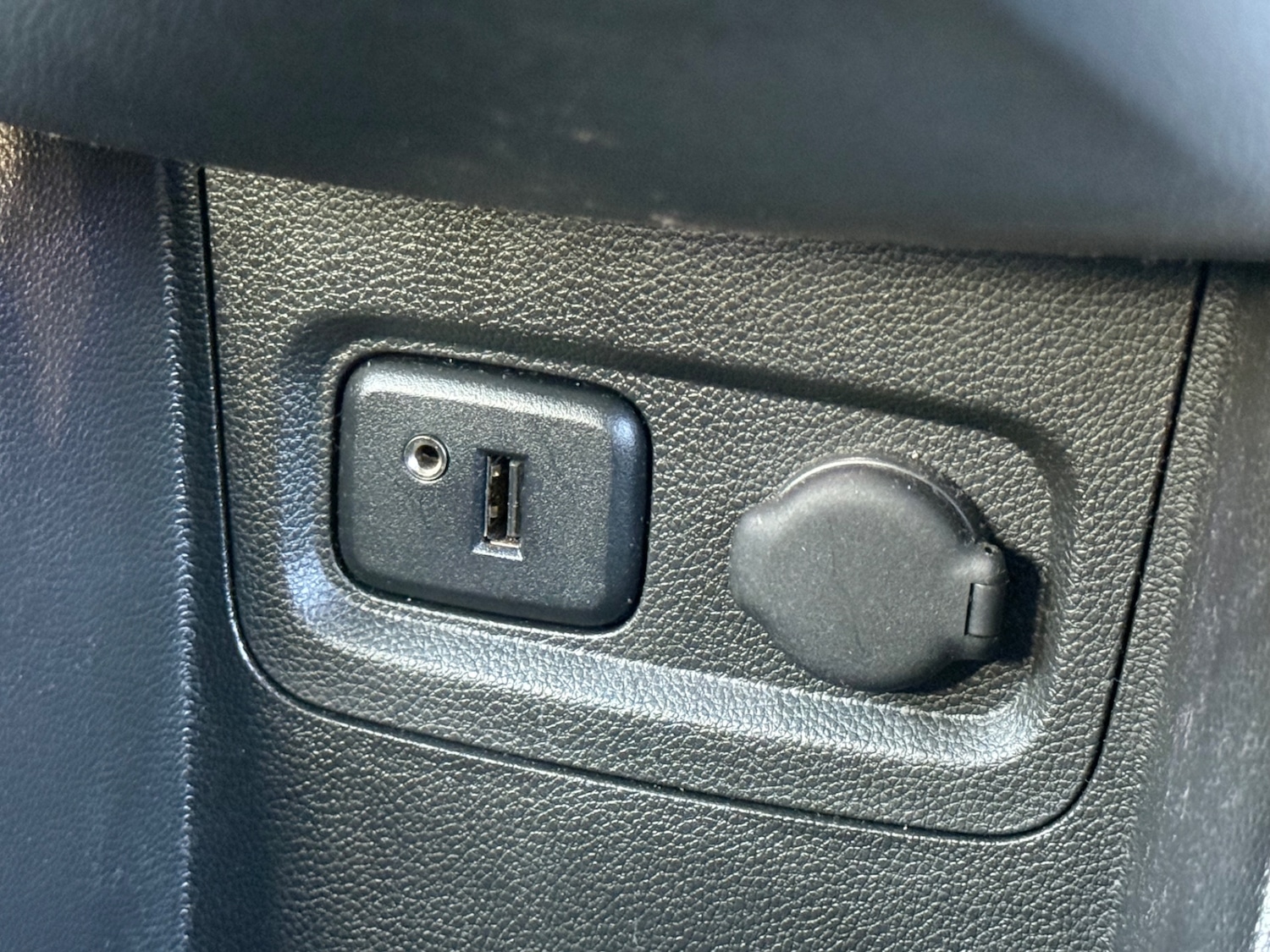 Used Vauxhall Viva 2016 for sale - 76777891: Photo 42