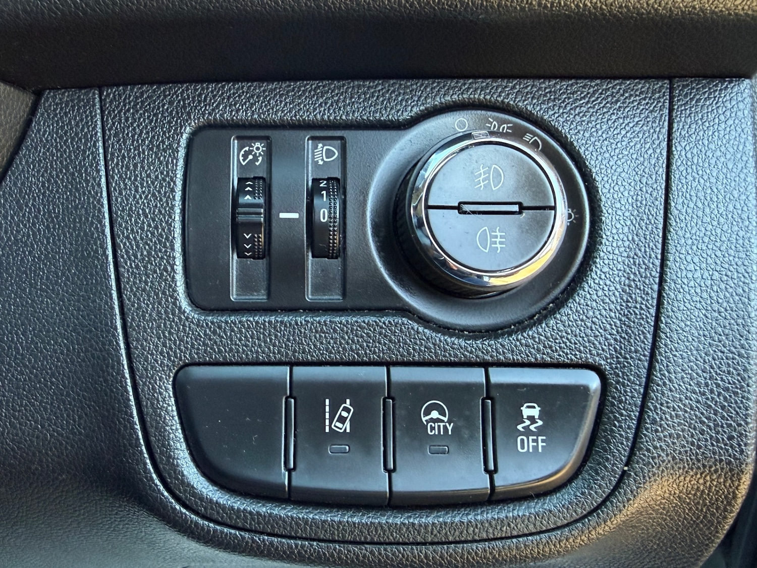 Used Vauxhall Viva 2016 for sale - 76777891: Photo 47