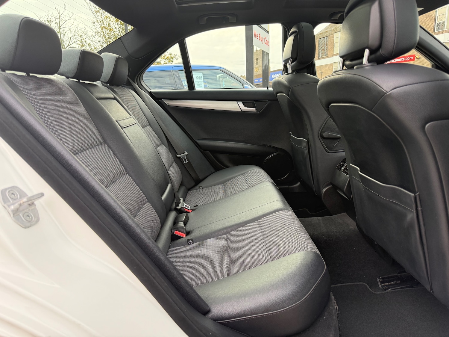 Used Mercedes-Benz C Class 2013 for sale - 76402055: Photo 23