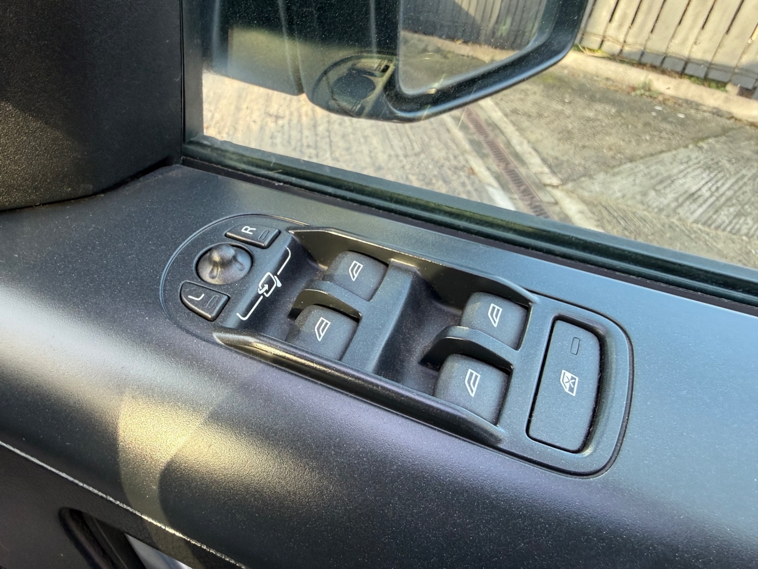 Used Land Rover Freelander 2011 for sale - 77135707: Photo 50