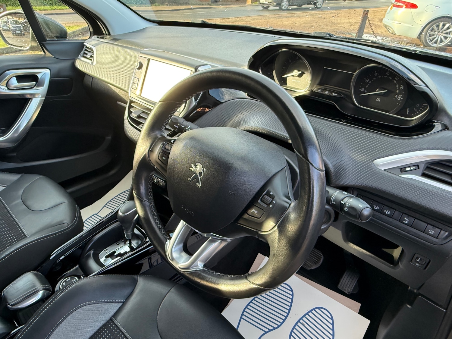 Used Peugeot 2008 2016 for sale - 76835056: Photo 11