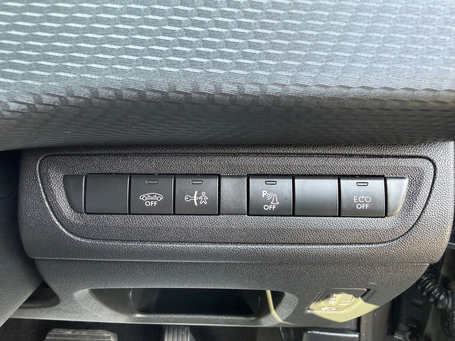 Used Peugeot 2008 2016 for sale - 76835056: Photo 48