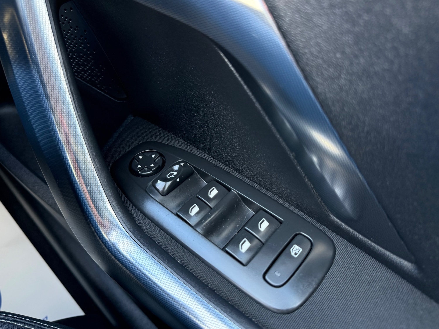 Used Peugeot 2008 2016 for sale - 76835056: Photo 49